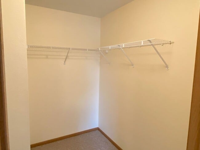 Building Photo - 2604 Stange Rd