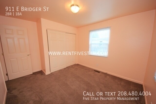 Building Photo - 911 E Bridger St