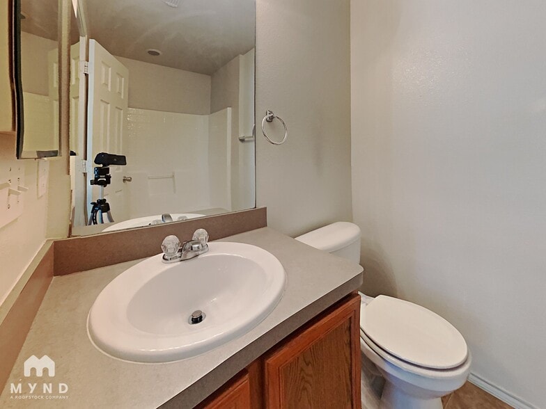 Building Photo - 16859 Mammoth Springs Dr