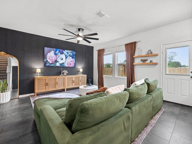 Building Photo - 5484 Rue Girard