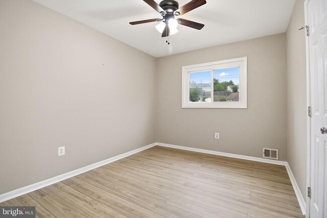 Building Photo - 13206 Staggs Ct