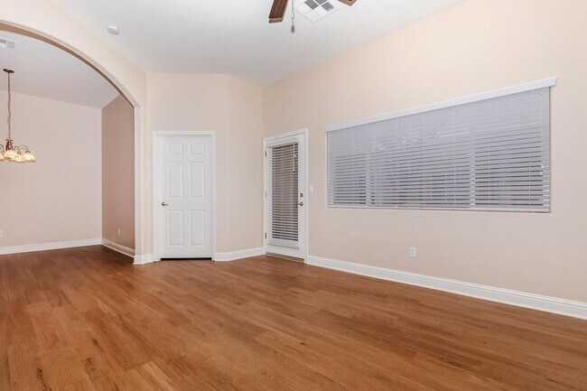 Building Photo - 625 Jasmine Parke Dr