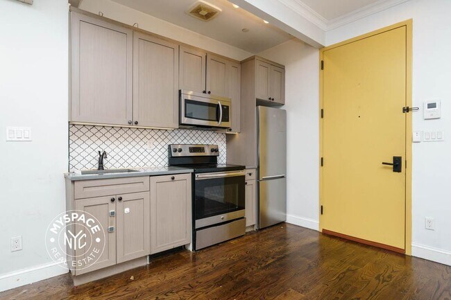 Building Photo - 60-80-80 Myrtle Ave