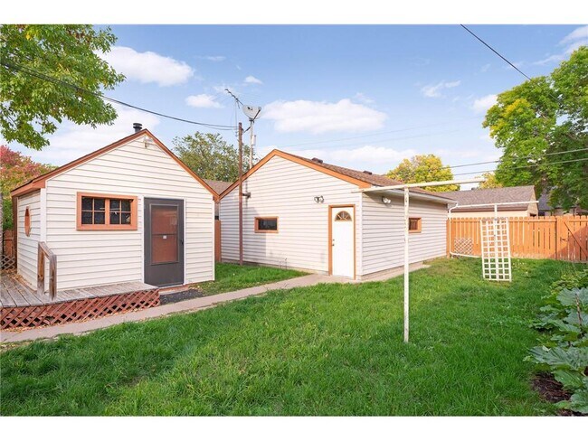 Building Photo - 3744 Perry Ave N