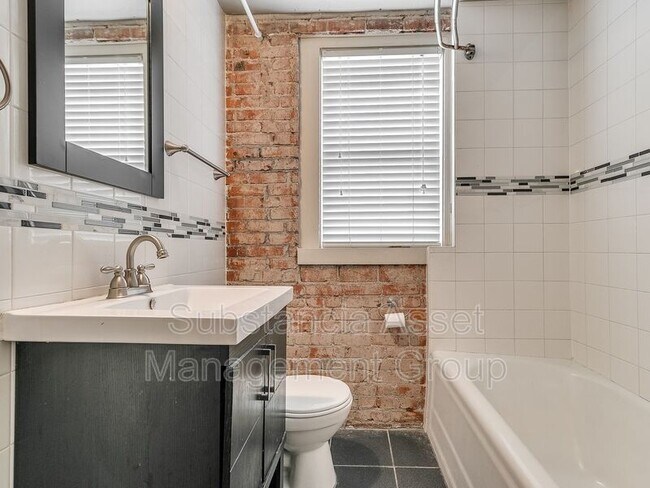 Building Photo - 429 NW 11th St