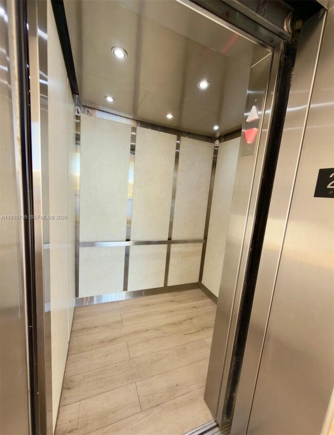 Building Photo - 10426 E Clairmont Cir