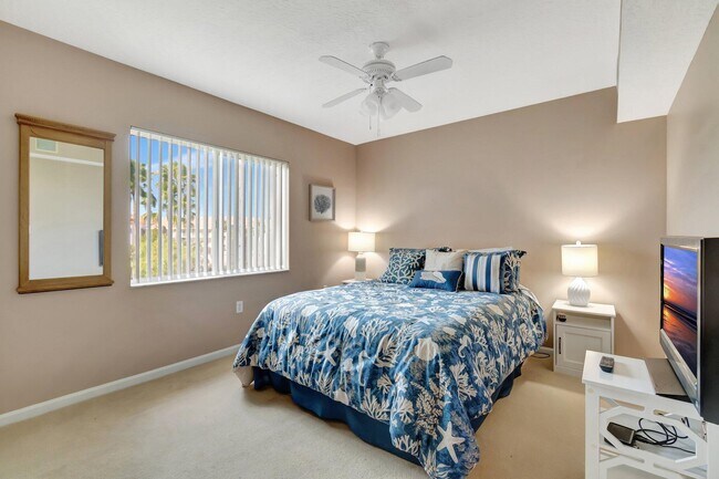 Building Photo - 5810 Crystal Shores Dr