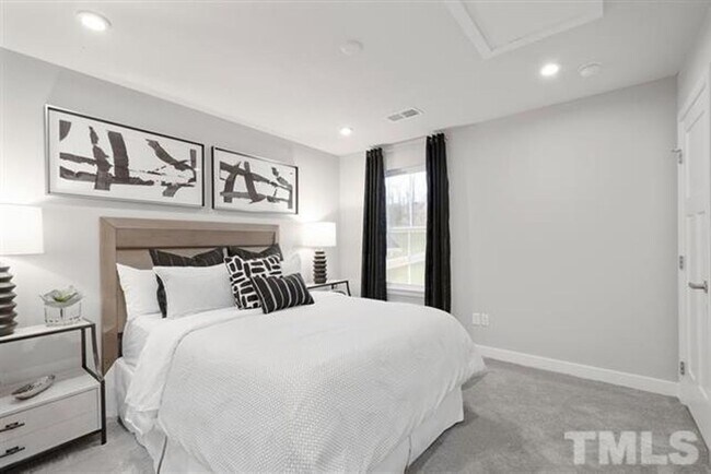Building Photo - Townhome with Fenced Yard & 2 Car Garage!!