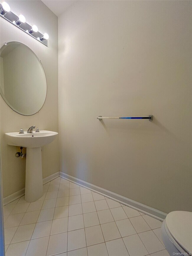 Building Photo - 1063 Dutcher Dr