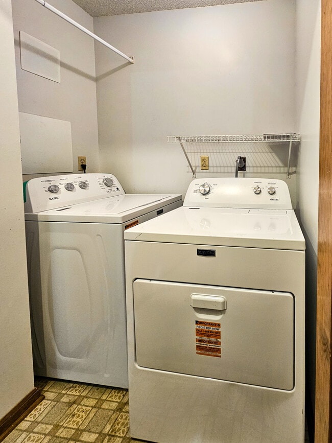 Building Photo - 101 E Hale Lake Rd