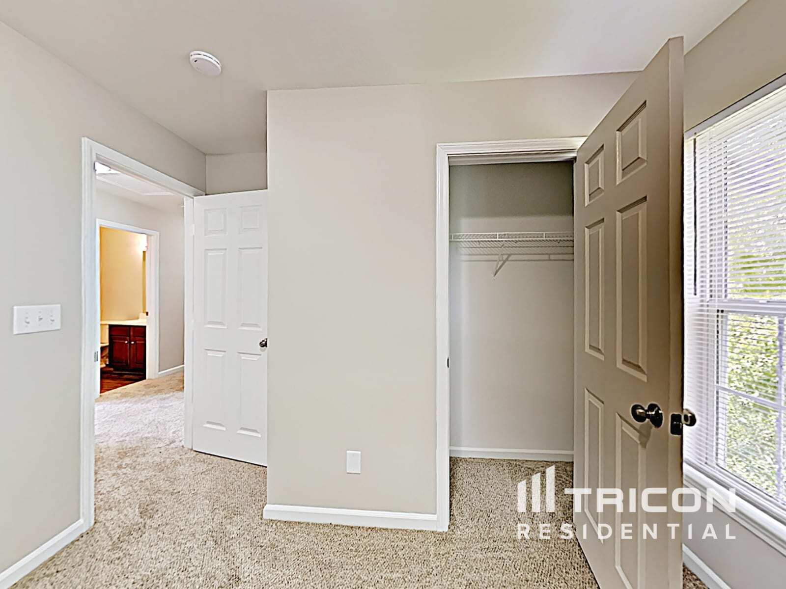 Building Photo - 8716 Rozumny Dr