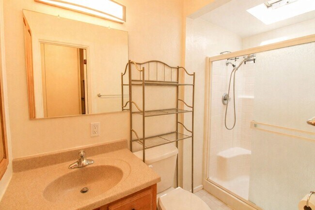 Building Photo - 3 Bedroom, 2 Bathroom Home w/ Large Backyard in Arroyo Grande