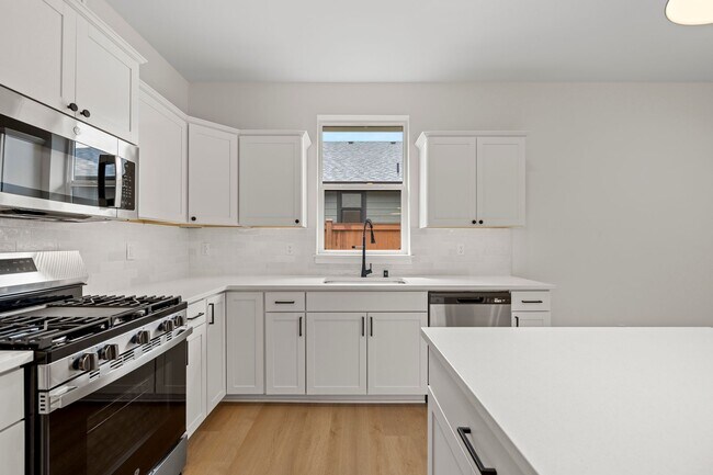 Building Photo - 854 Prospector Pl