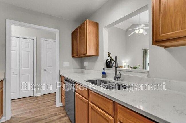 Building Photo - 9281 Ayscough Rd