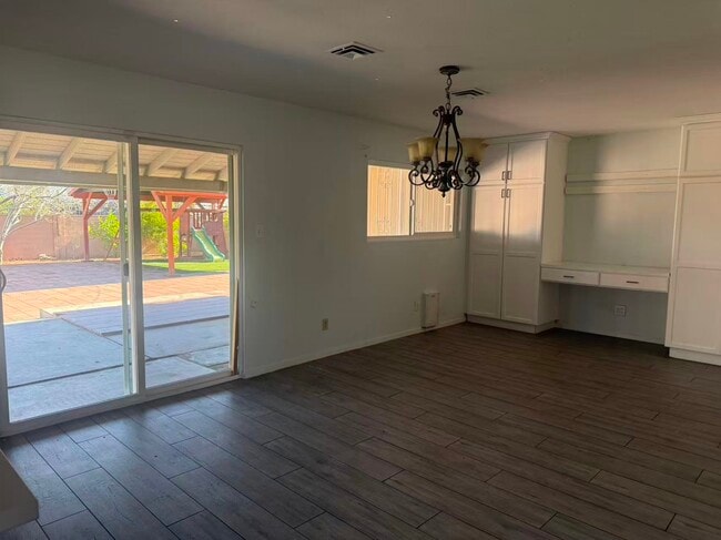 Building Photo - 1662 Shadow Mountain Pl