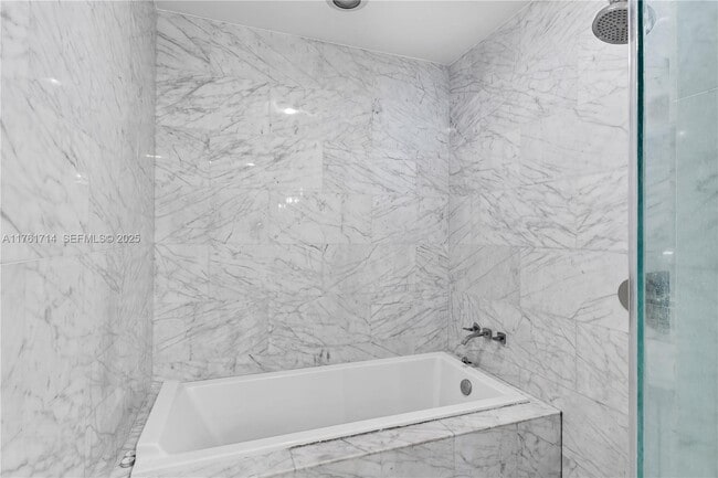 Building Photo - 900 Biscayne Blvd