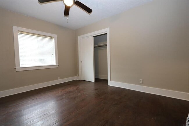 Building Photo - Updated 3 bedroom South Bend, IN Home