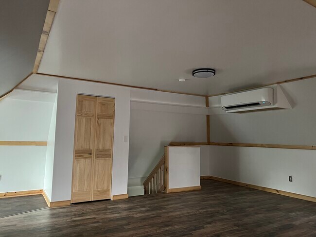 Bedroom 3/Loft - 402 Brandon St