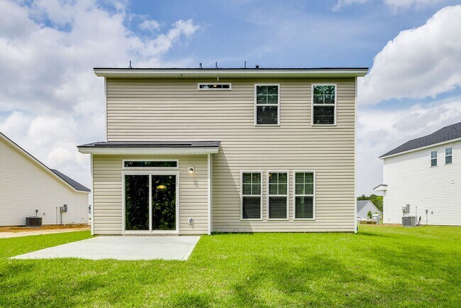 Building Photo - 4 bed, 2.5 bathroom spacious home in Pooler!