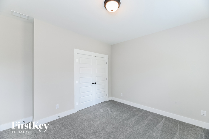 Building Photo - 122 Pecan Dr
