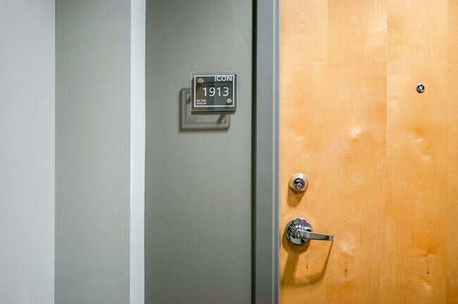 Building Photo - 600 12th Ave S