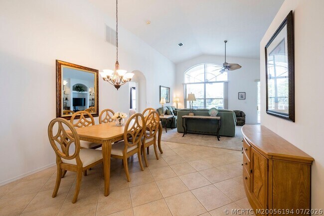 Building Photo - 2096 NW Marsh Rabbit Ln
