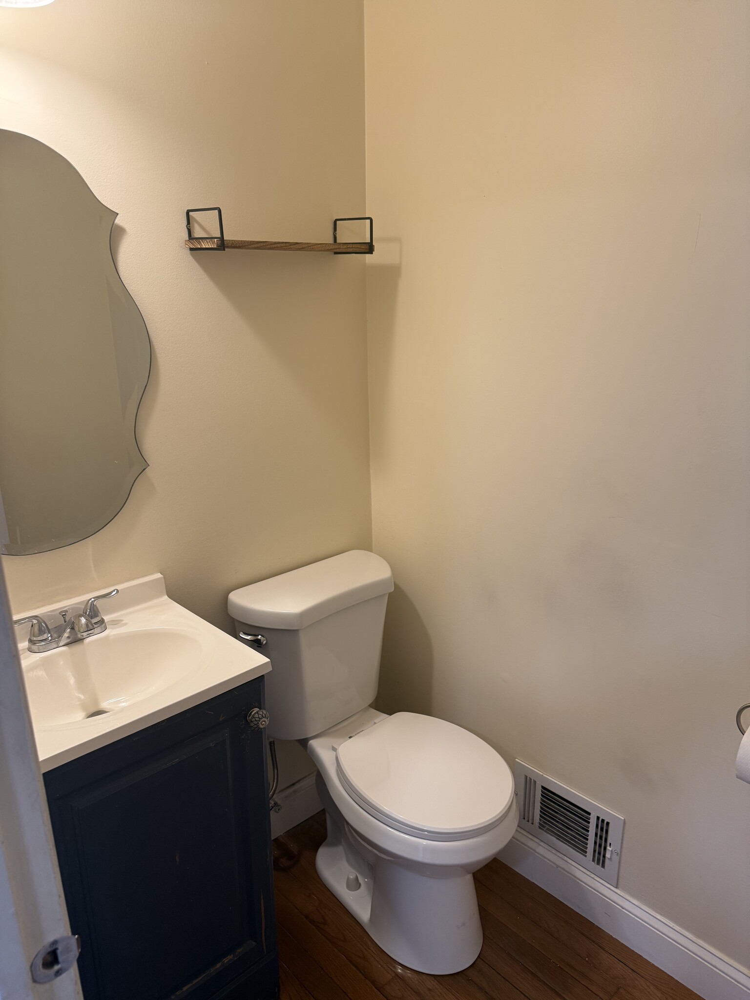 Building Photo - 216 Riva Dr