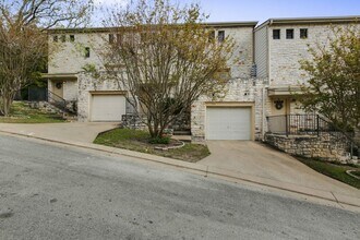 Building Photo - Great Townhouse in Great Hills / Arboretum...