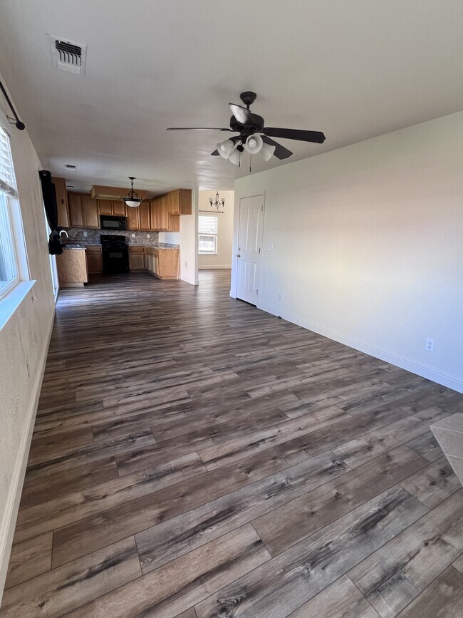 Building Photo - 1694 Shay Way