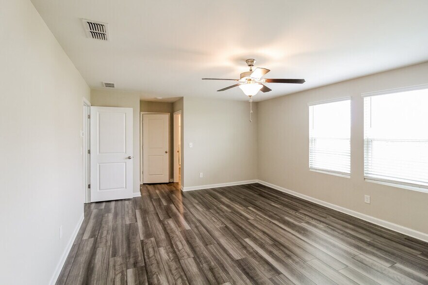 Building Photo - 3954 Kendrick Cir