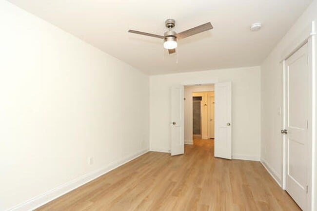 Building Photo - Luxury Townhouse in Sherrills Ford