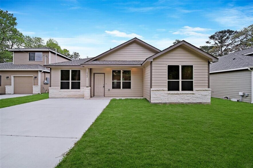 Exterior Front - 16502 Piper Ln