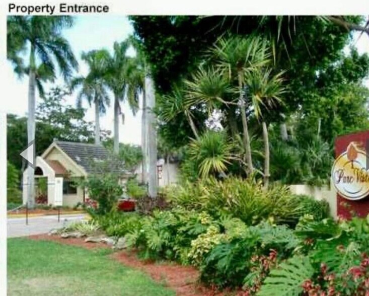 Building Photo - 9436 SW 140th Ct