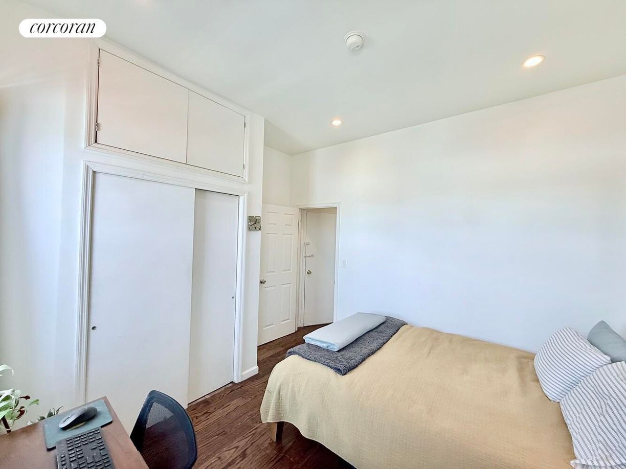 Building Photo - 317 4th Ave