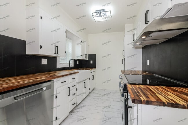 Building Photo - 7409 Appleton Ave