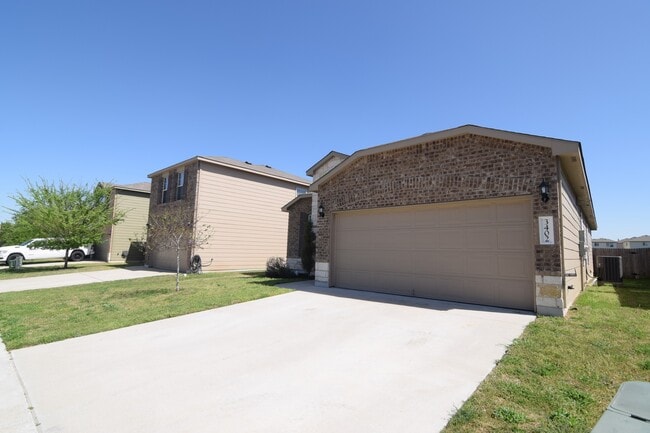 Building Photo - 3402 Claymore St