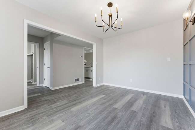 Building Photo - FULLY RENOVAYED TOWNHOME @ KENNESAW, REMARKABLE VALUE!!