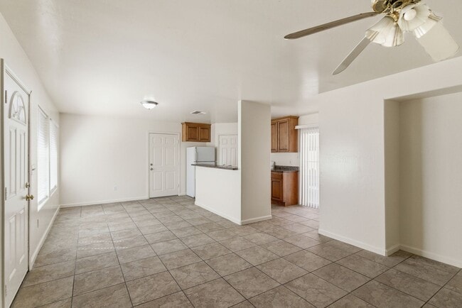 Building Photo - 726 K St