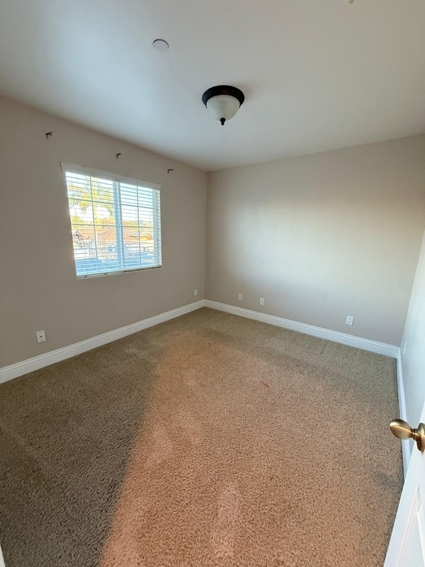 Building Photo - 480 Park Way