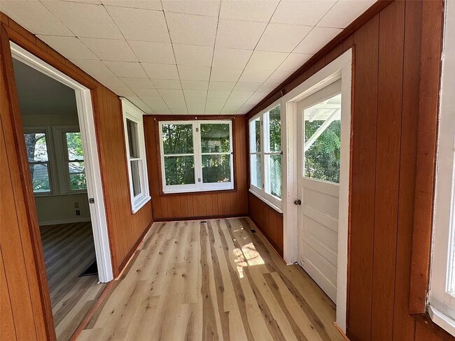 Building Photo - 400 Willow St