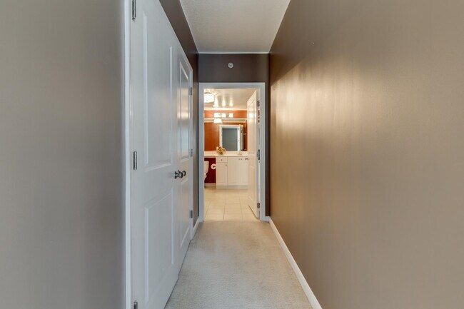 Building Photo - 851 N Glebe Rd