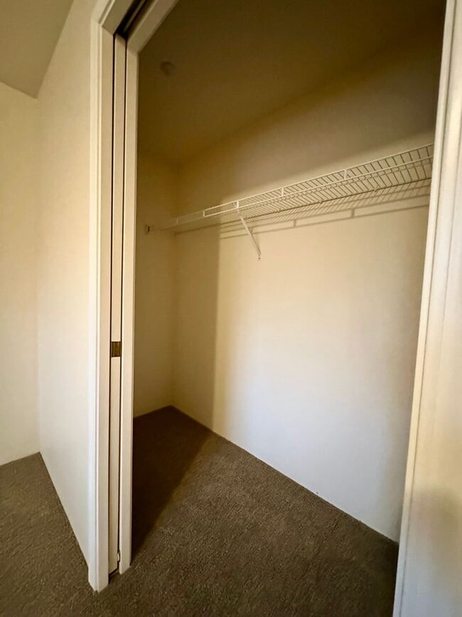 Building Photo - *** $1,500 OFF 1st Month *** Charming Duplex in Redmond, OR! 611 NE Larch!