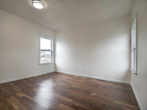 Building Photo - 212 Village Ln