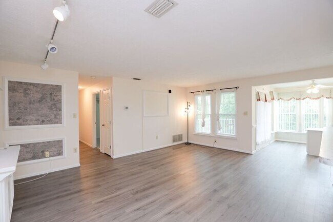 Building Photo - 10213 Wolfe Manor Ct