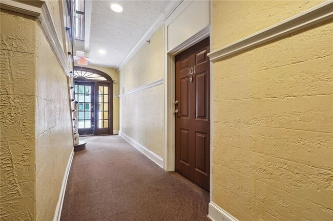 Building Photo - 2855 Peachtree Rd NE