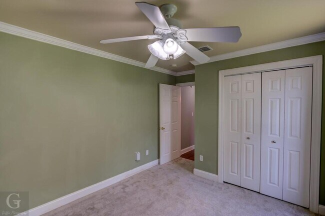 Building Photo - 3910 Le Brooke Ln