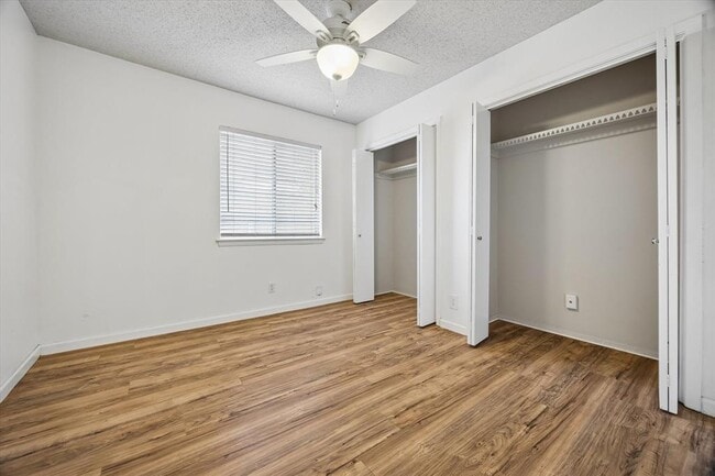 Building Photo - 8106 Sonnet Ave