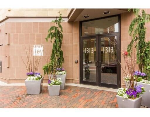 Building Photo - 1313 Washington St