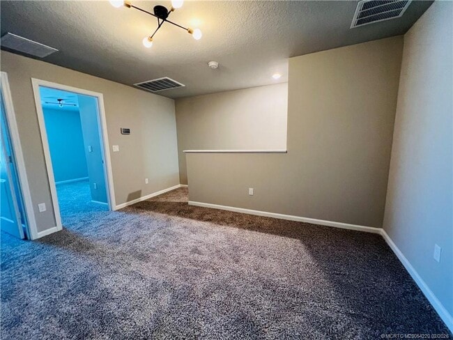 Building Photo - 3913 SE Mentmore Ln