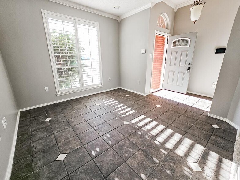 Building Photo - 4801 Whitman Dr